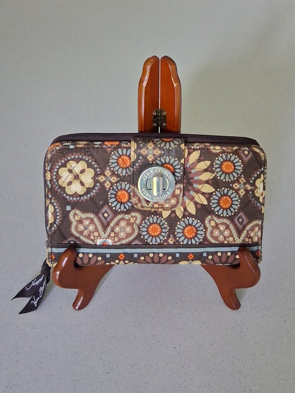 Vera Bradley Turn-lock & Zip-Around Wallet in Canyon "Retired" Pattern - Picture 1 of 13